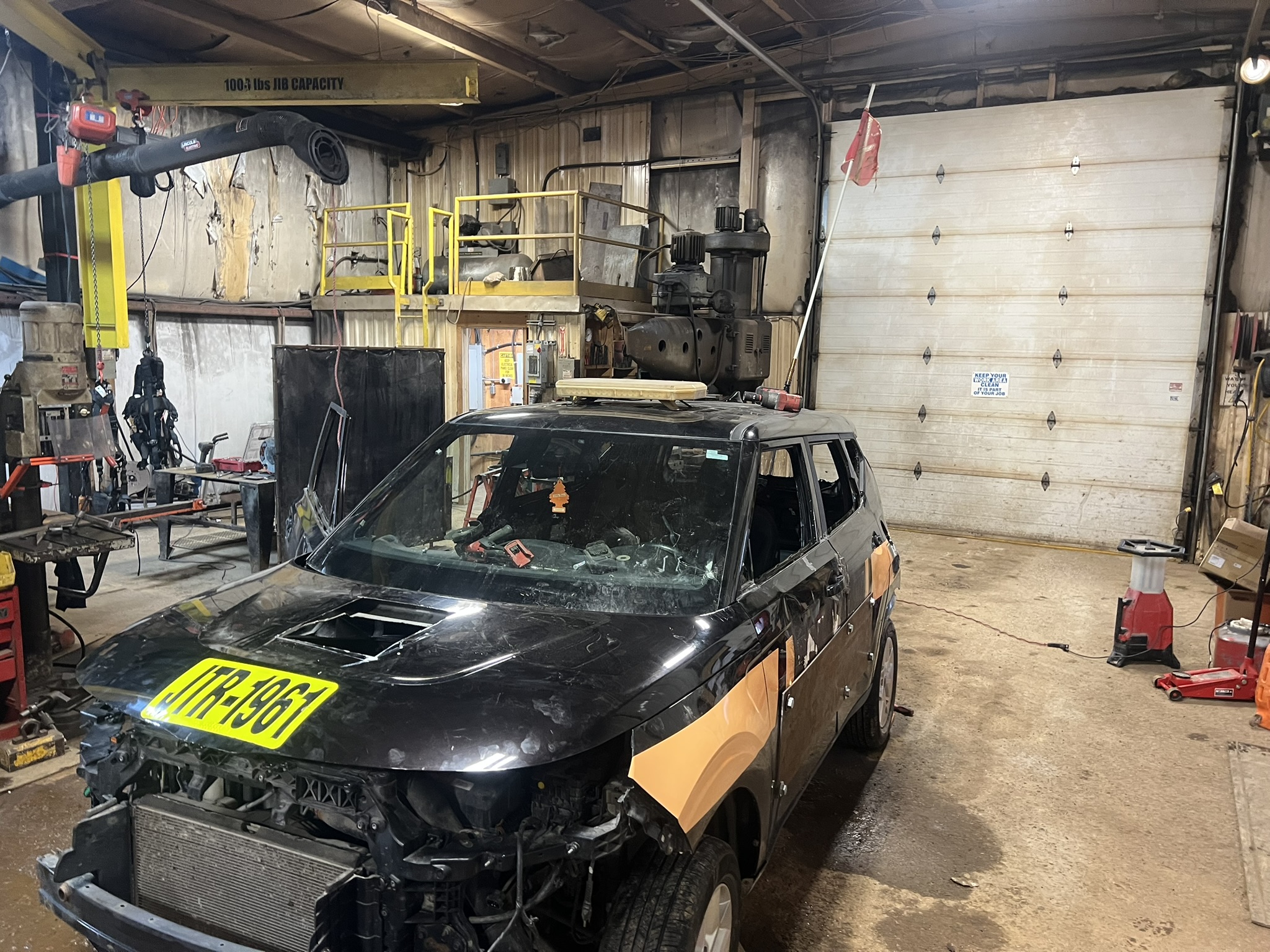 JTR service vehicle and shop setup supporting field response work